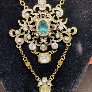 VICTORIAN NECKLACE